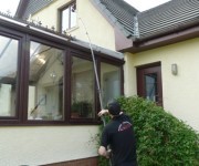 A1 WINDOW and GUTTER CLEANERS 357406 Image 0